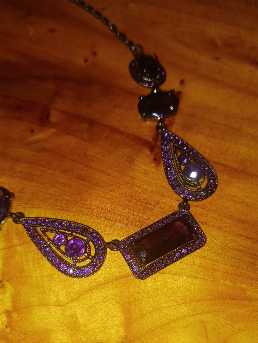 Vintage Avon Beautiful Barcelona Purple Statement Necklace 16"-19.5"